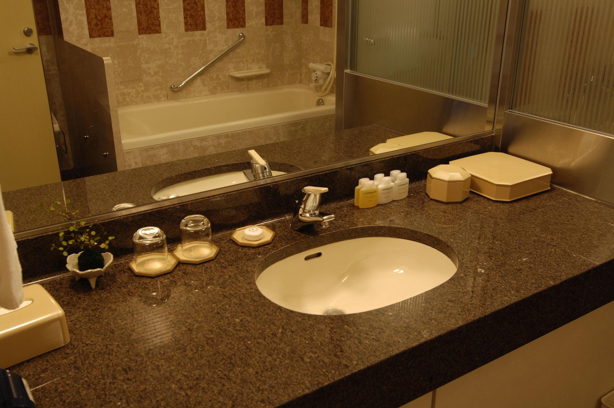 Royal Oak Hotel Spa & Gardens Otsu Exterior photo
